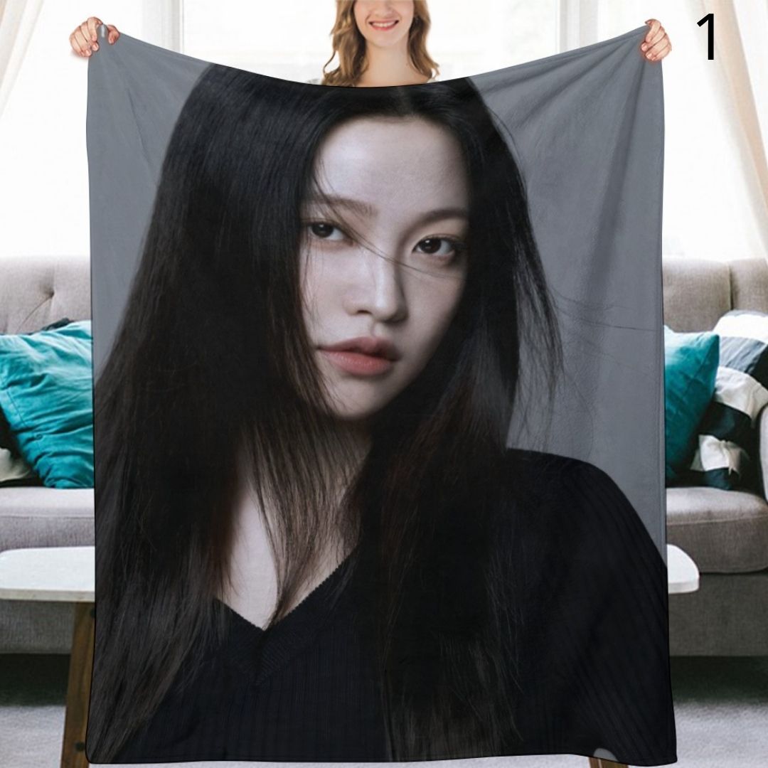 Red Velvet Yeri Blanket, Red Velvet Flannel Throw Blanket, Gifts for ReVeluv