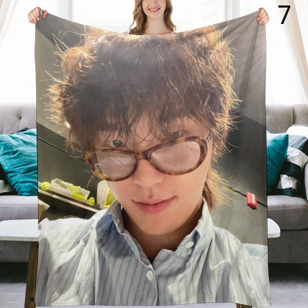 SEVENTEEN Dino Blanket, Seventeen Flannel Throw Blanket, Gifts for Carat